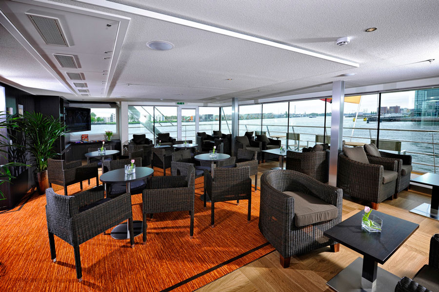 Club Lounge